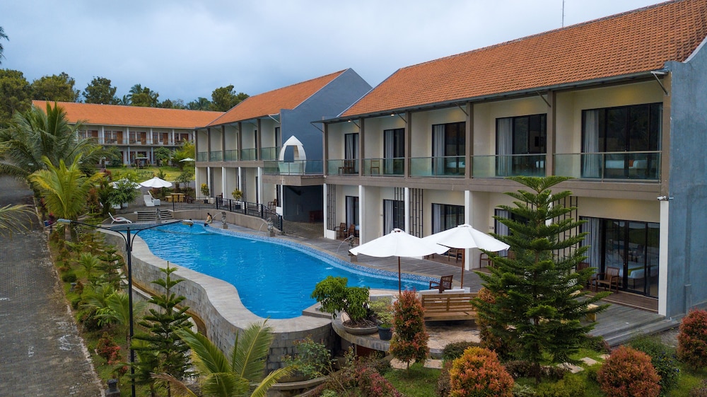 Grand Harvest Resort and Villas 7/75
