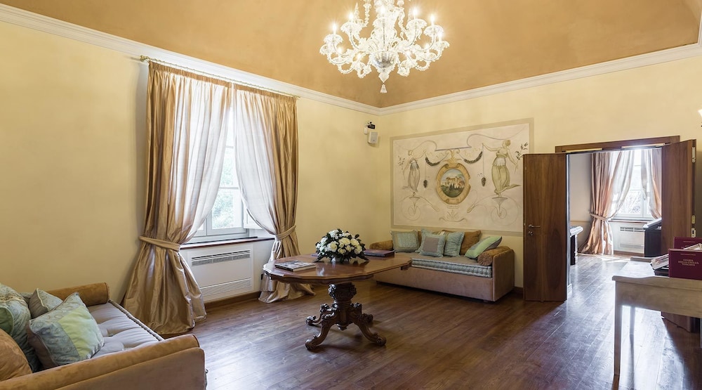 Castello Di Pontebosio Luxury Resort 26/50