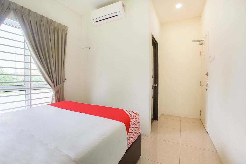 Junction Hostels 11/50