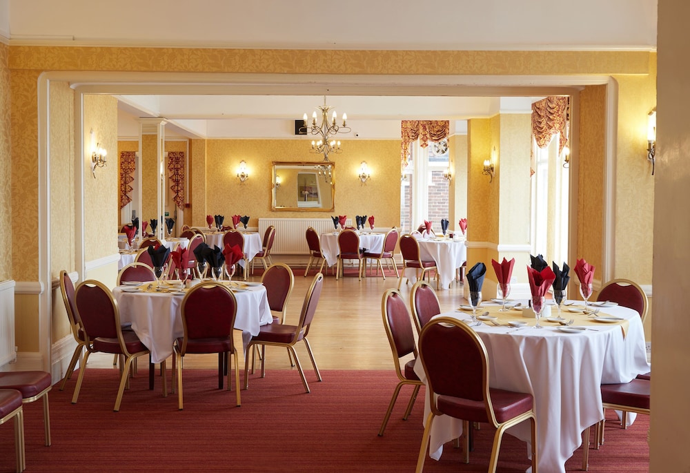 The Palm Court Hotel 38/50