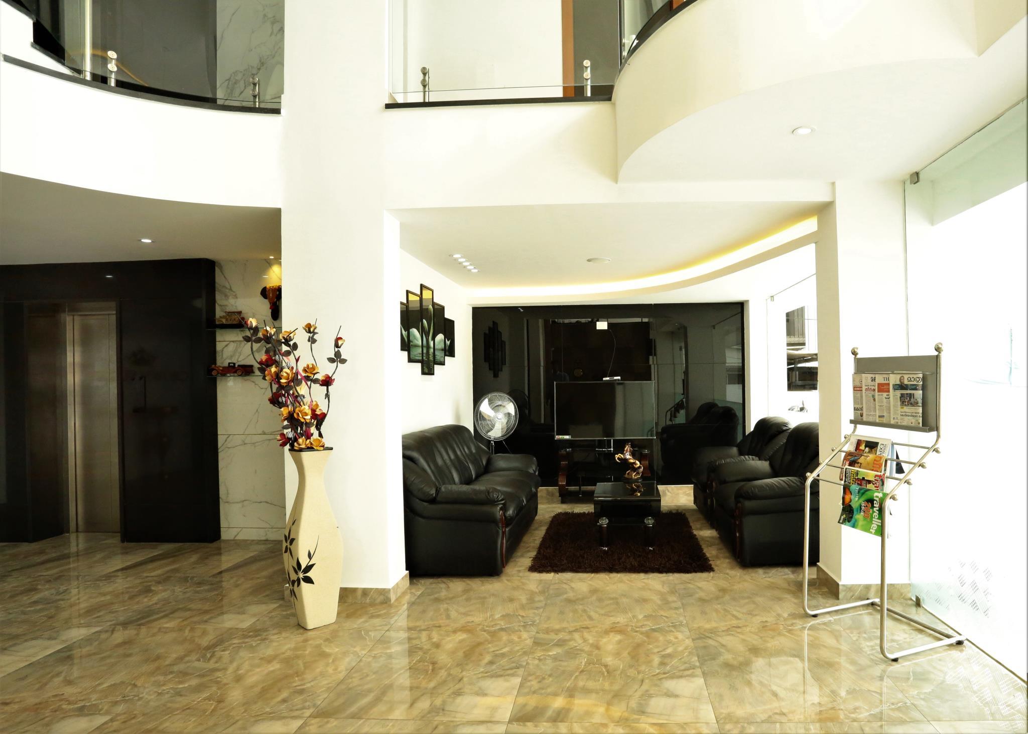 Hotel Crown Suites 20/26