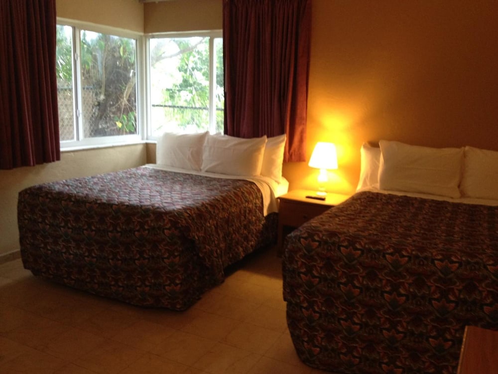 Ocean Beach Hotel 10/29