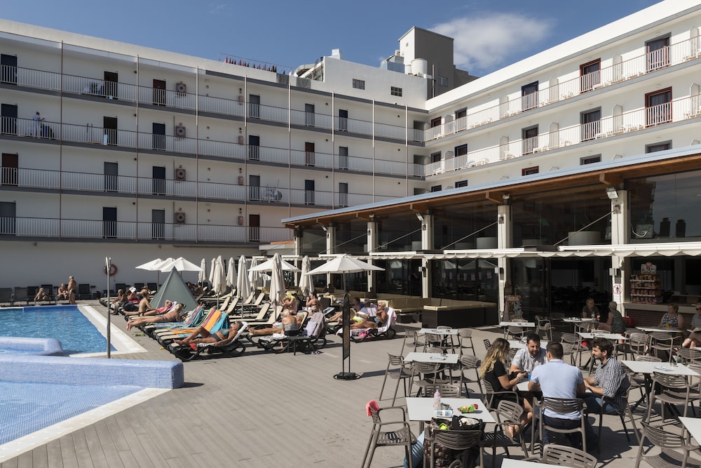 Papi Hotel 62/68