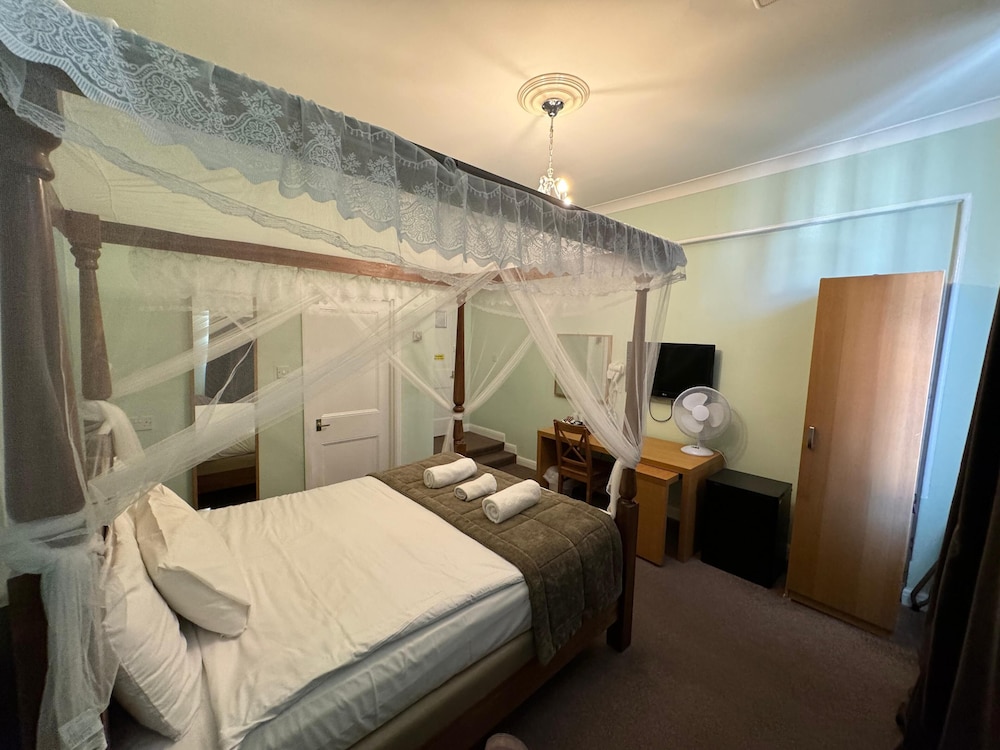 The George Hotel 20/50