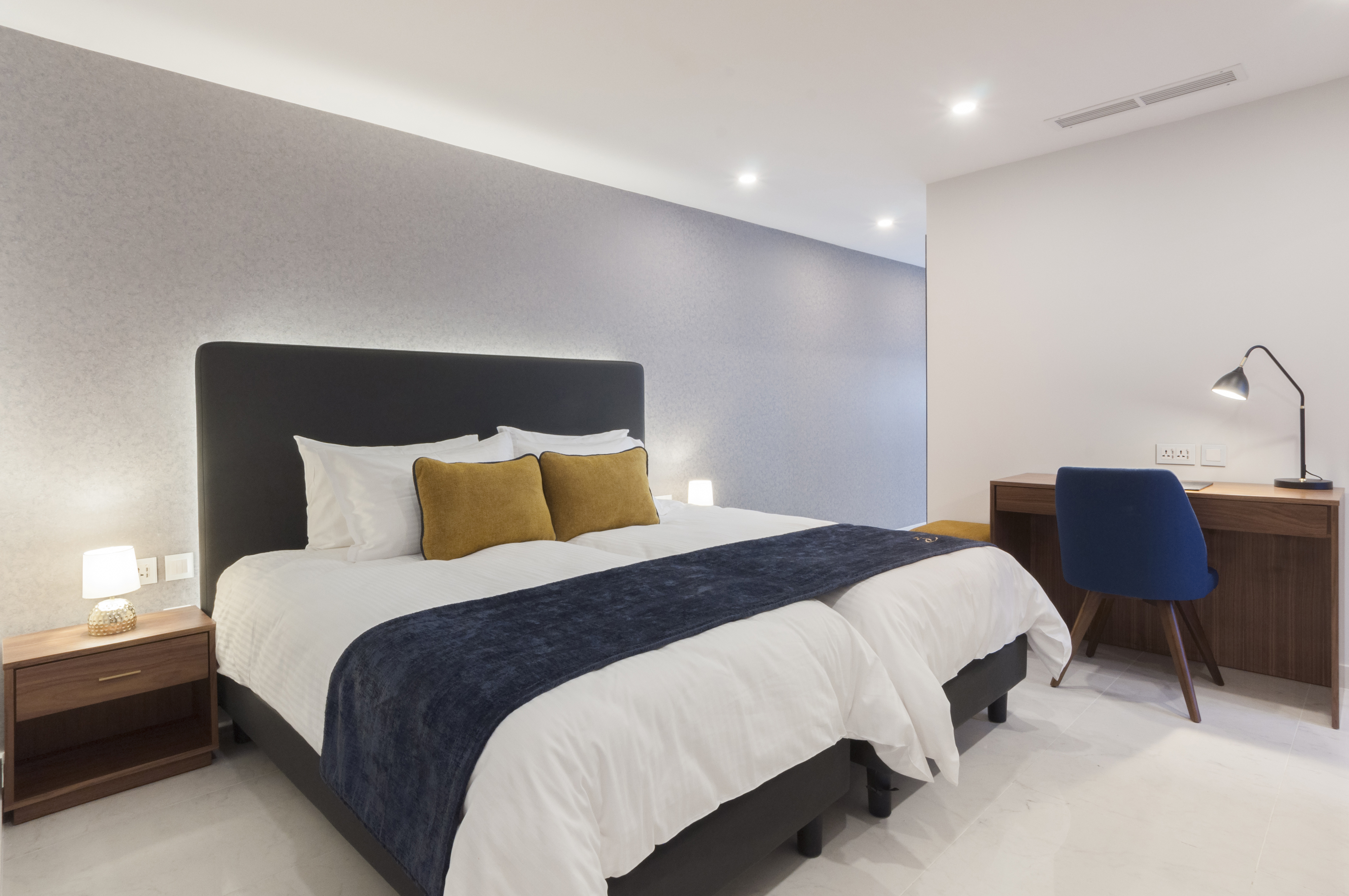 Inner, Standard, Double or Twin Bed