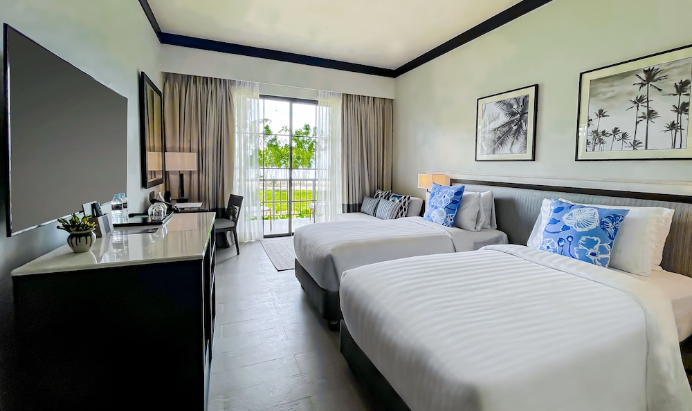 DELUXE, TWIN BEDS, PRIVATE GARDEN, BALCONY