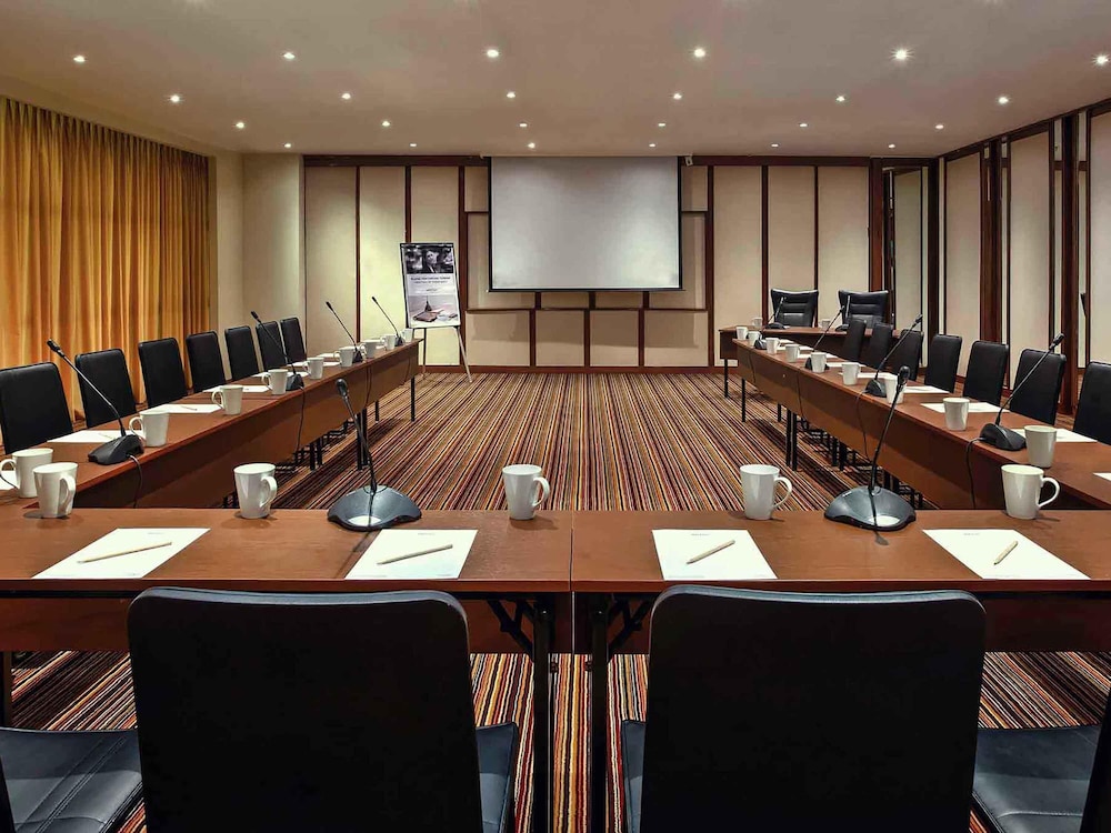 Mercure Convention Center Ancol 48/63