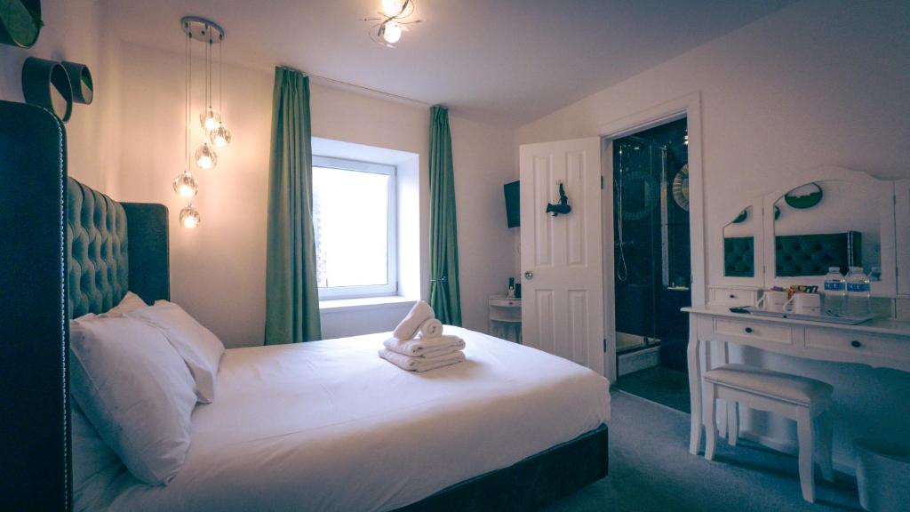 غرفة بسرير مزدوج بإطلالة على البحر، OYO Newquay Beach Hotel 5/5