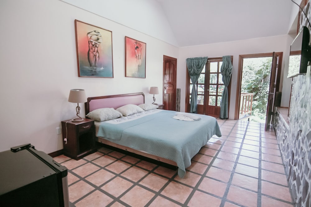 Tres Banderas Hotel 20/71