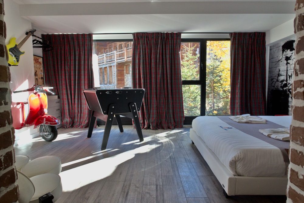 Snow Lodge Boutique Hotel 17/70