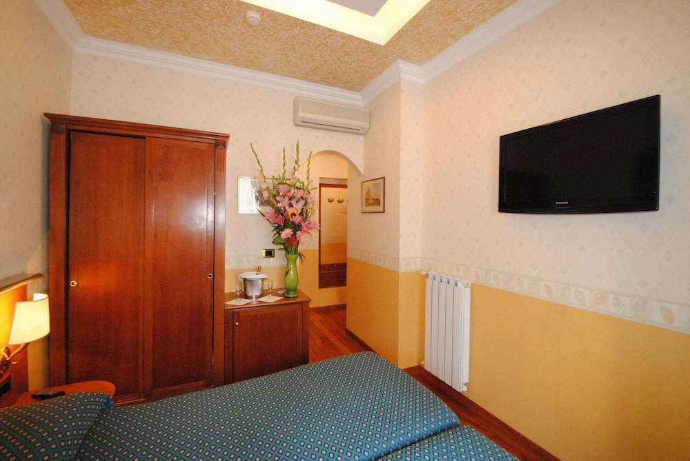 Hotel Verona Rome 7/56