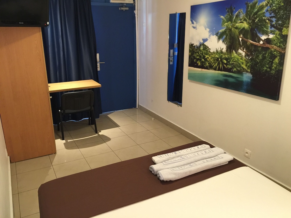 KARAIBES HOTEL 36/65