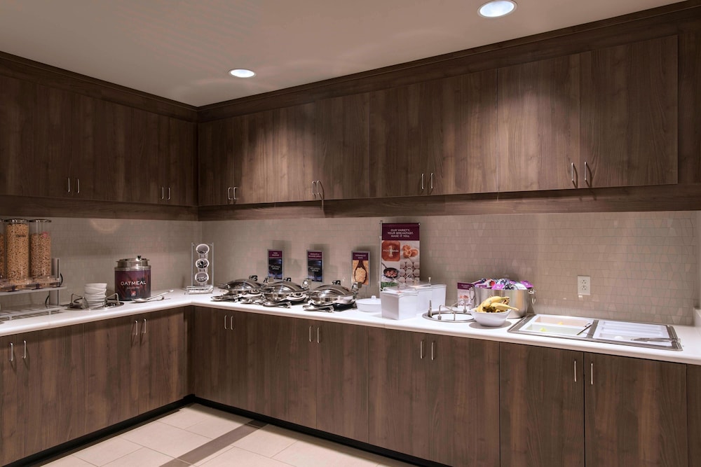 RESIDENCE INN JACKSON THE DISTRICT AT EASTOVER 44/63