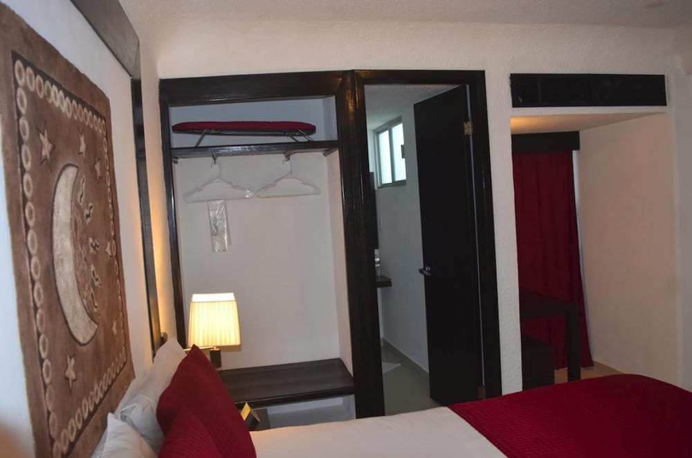 Choco's Hotel 20/31