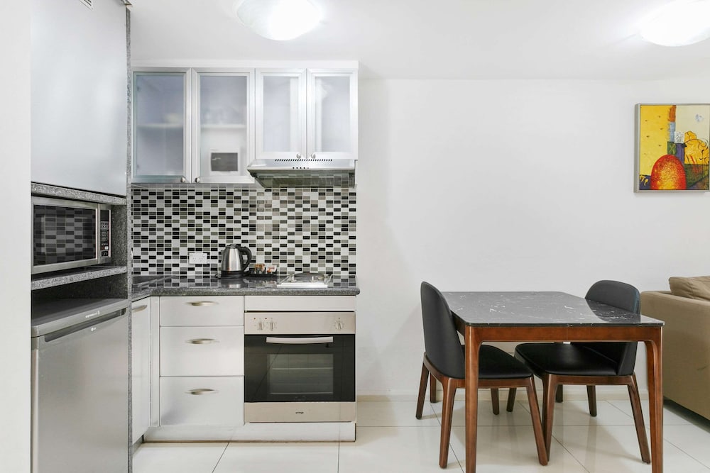 Comfort Inn & Suites Burwood 32/33