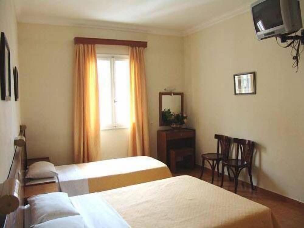 ROOM, TRIPLE