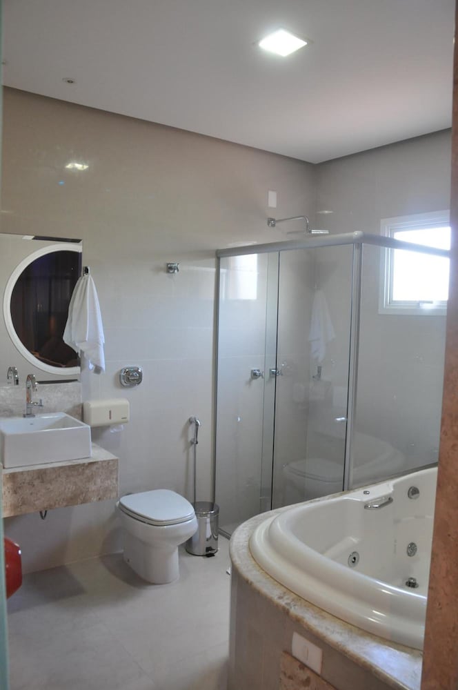 Kamur Plaza Hotel 40/41