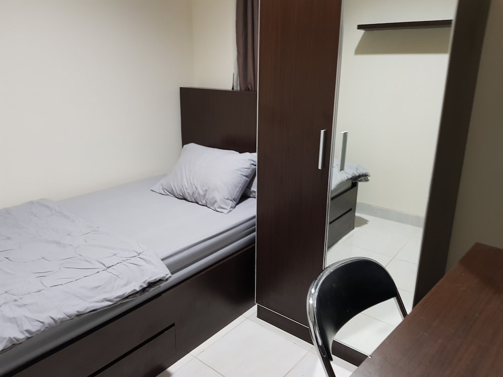 Aloha Guest House - 1 Male Only by ZUZU 2/15