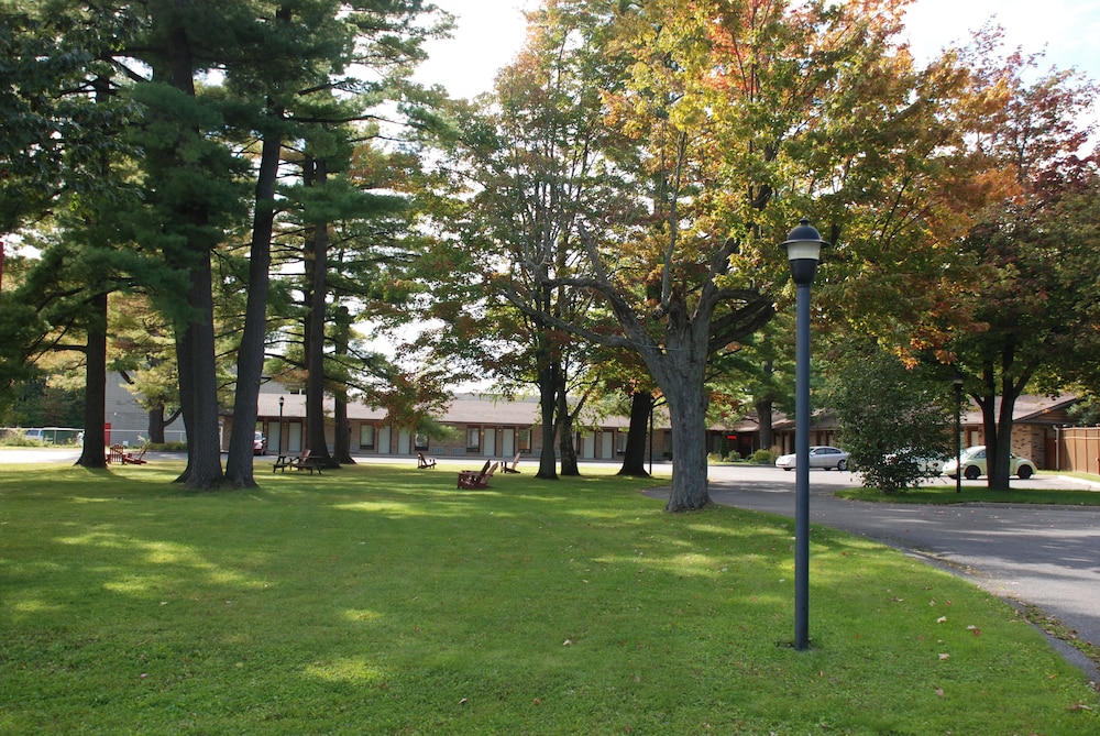Rideau Heights Inn 41/54