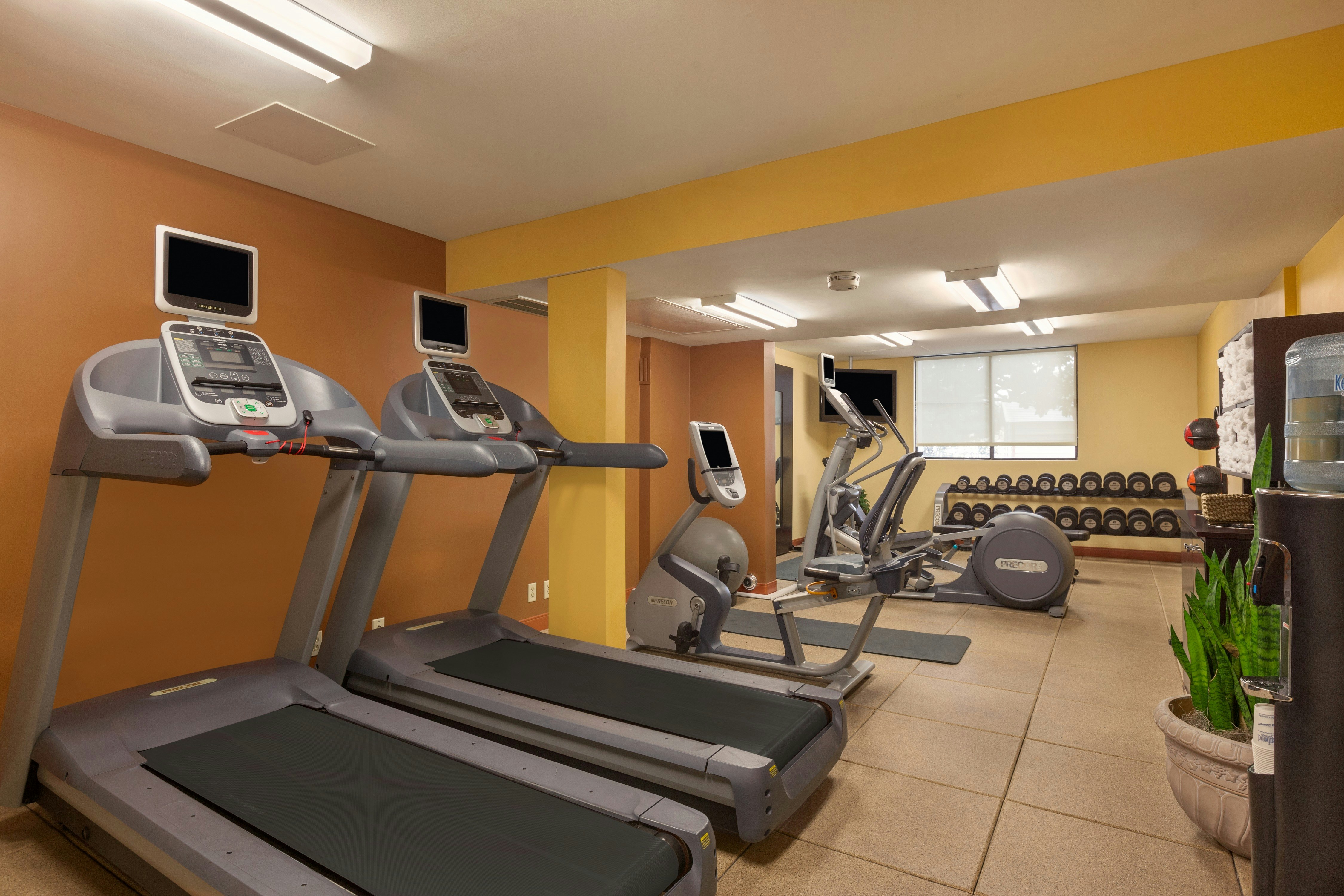 Embassy Suites Baton Rouge 24/47