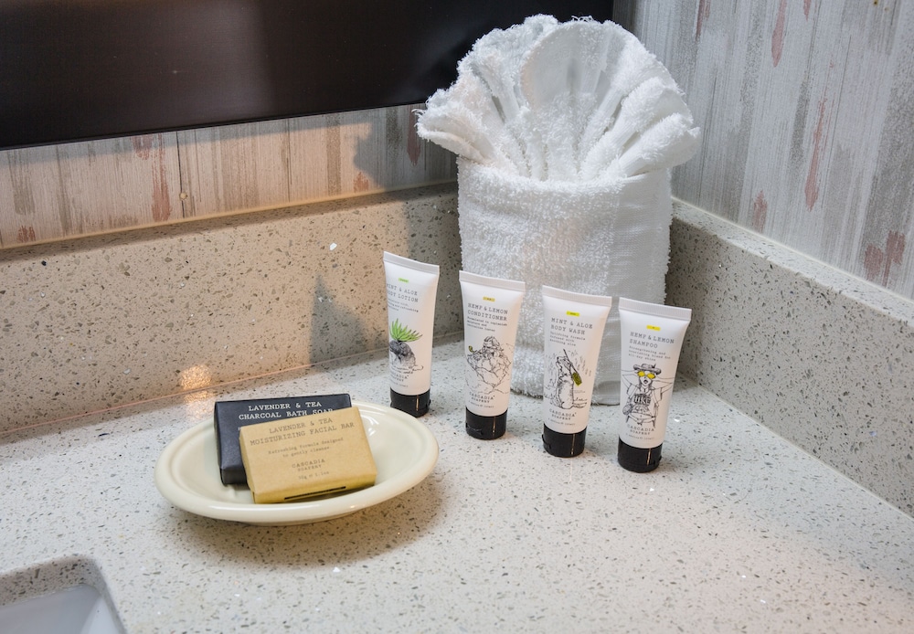 Bridgeway Inn & Suites Sublimity 25/41