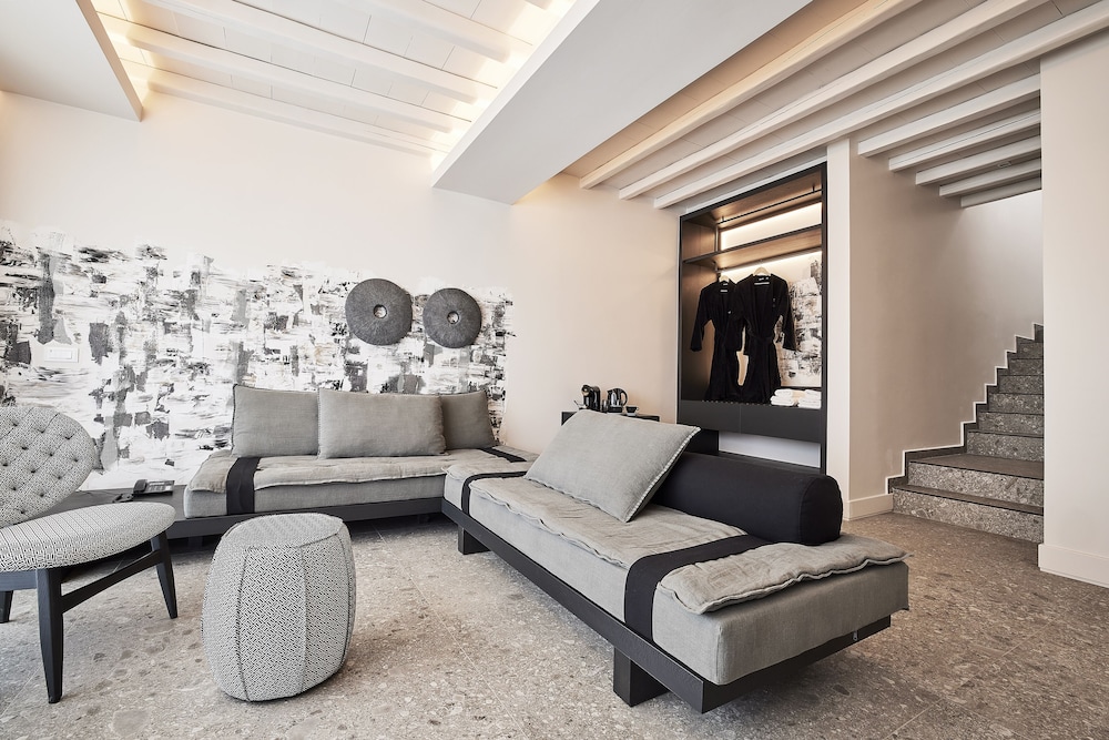 Amazon Mykonos Resort And Spa 25/46