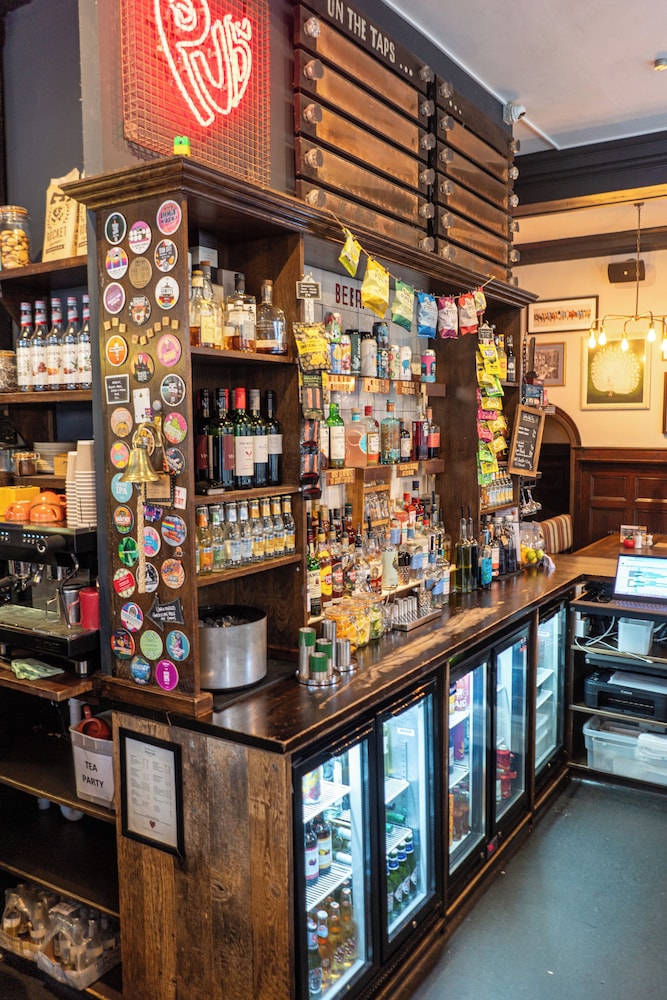 Publove The Rose & Crown 35/36