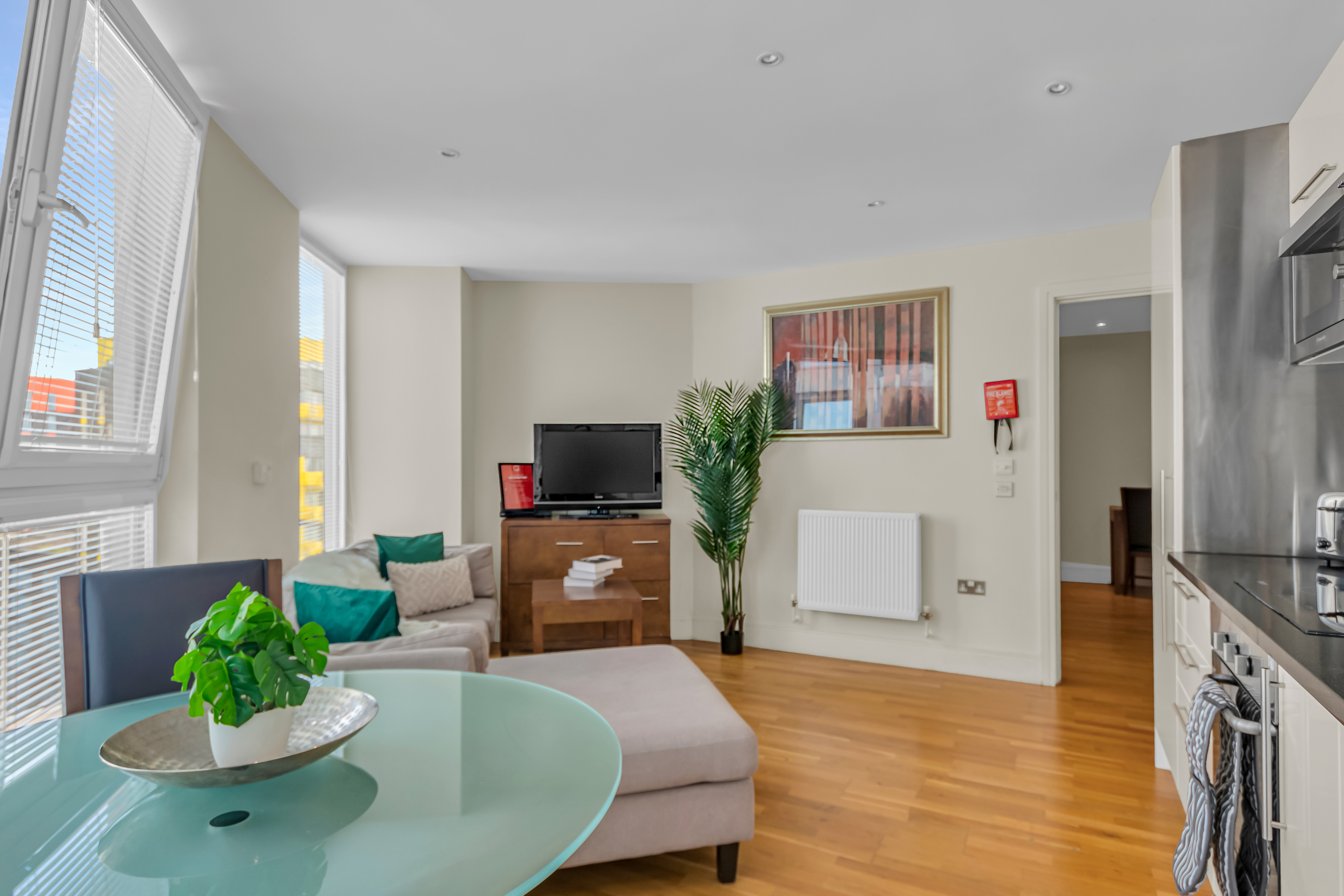 Luxurious Lanterns Court Two-Bedrooms Apartments 36/50