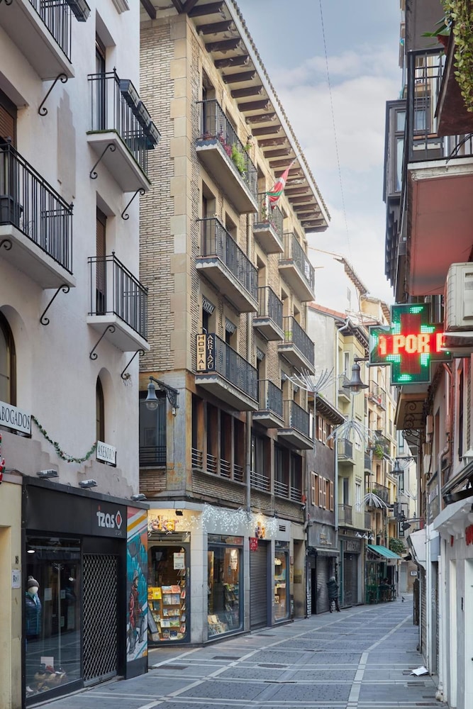Hostal Arriazu 46/52