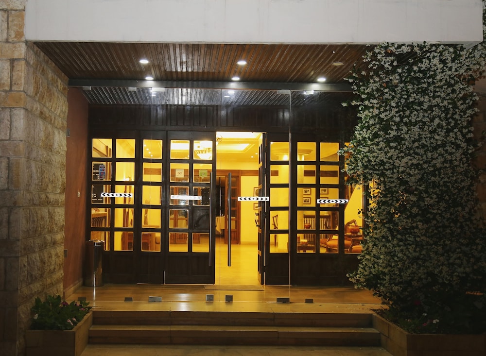 Douma Hotel 4/59