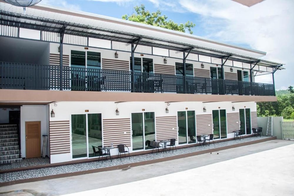 Pleai Ta Lea Resort Chaolao Beach 7/57