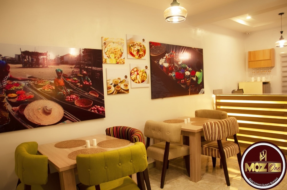 Moz One Executive Guest Rooms Hombori 9/10