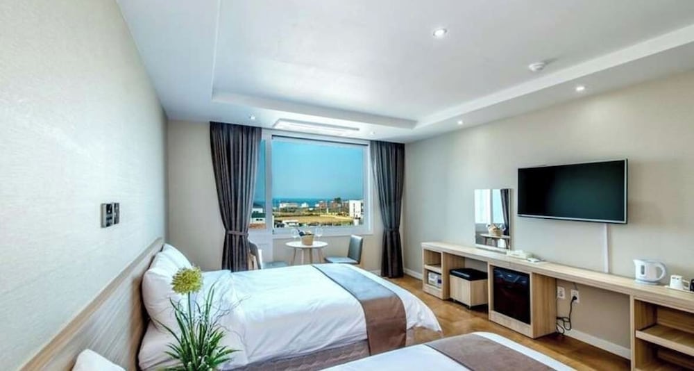 Jejuin Hotel 12/79