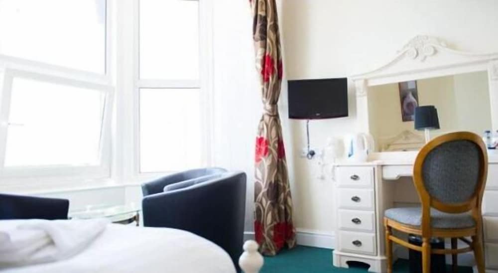 Queensbridge Hotel 35/42