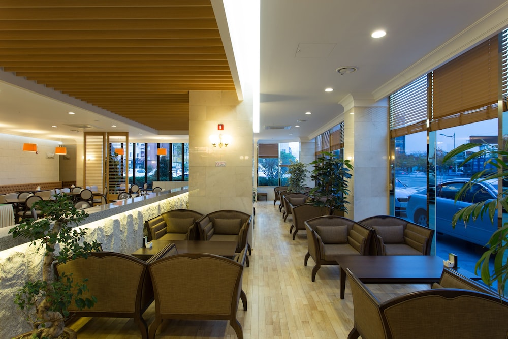 Fontana Beach Hotel 45/61