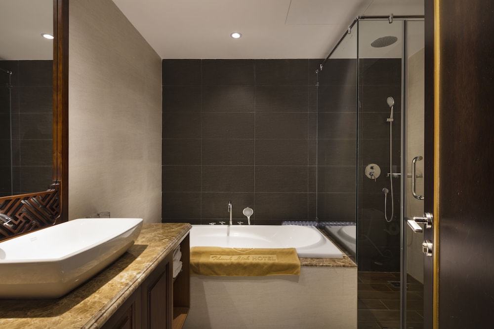 Thanh Lich Royal Boutique Hotel 69/69