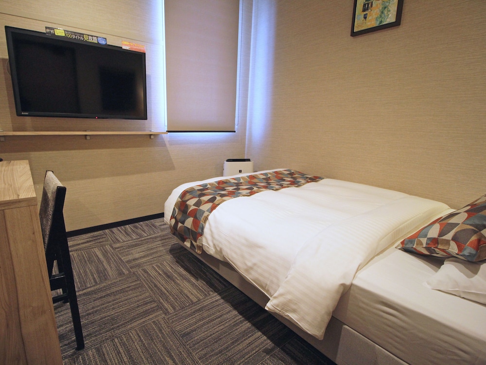 ROOM, DOUBLE BED