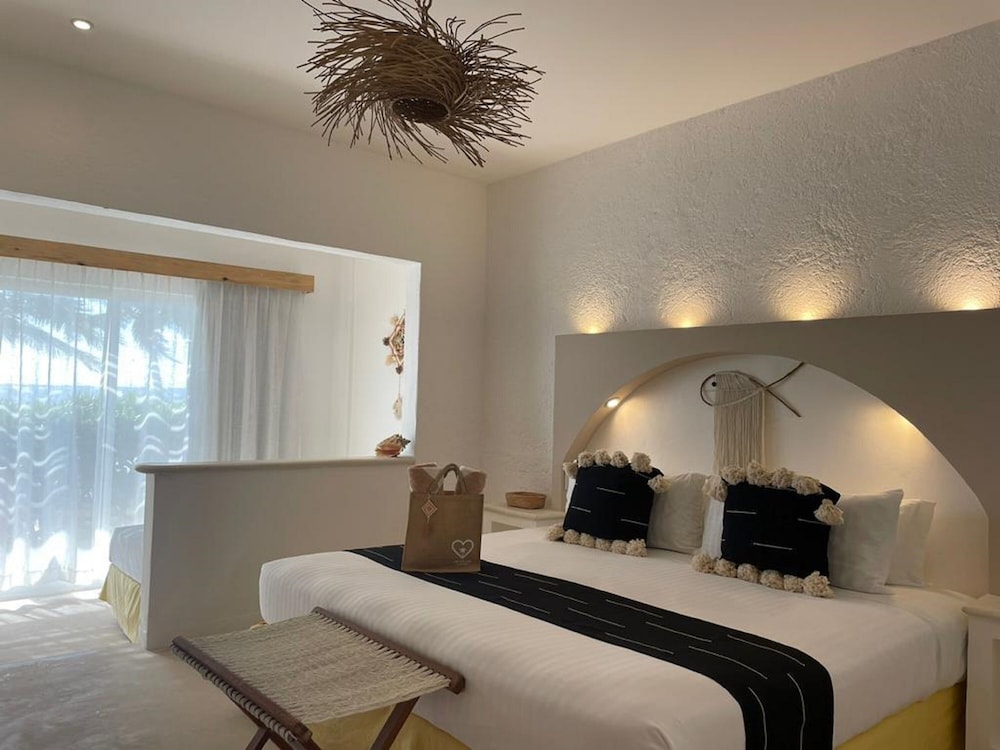 ROOM, KING BED, SEA VIEW
