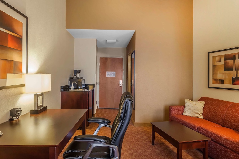 Comfort Suites Suffolk Chesapeake 35/47