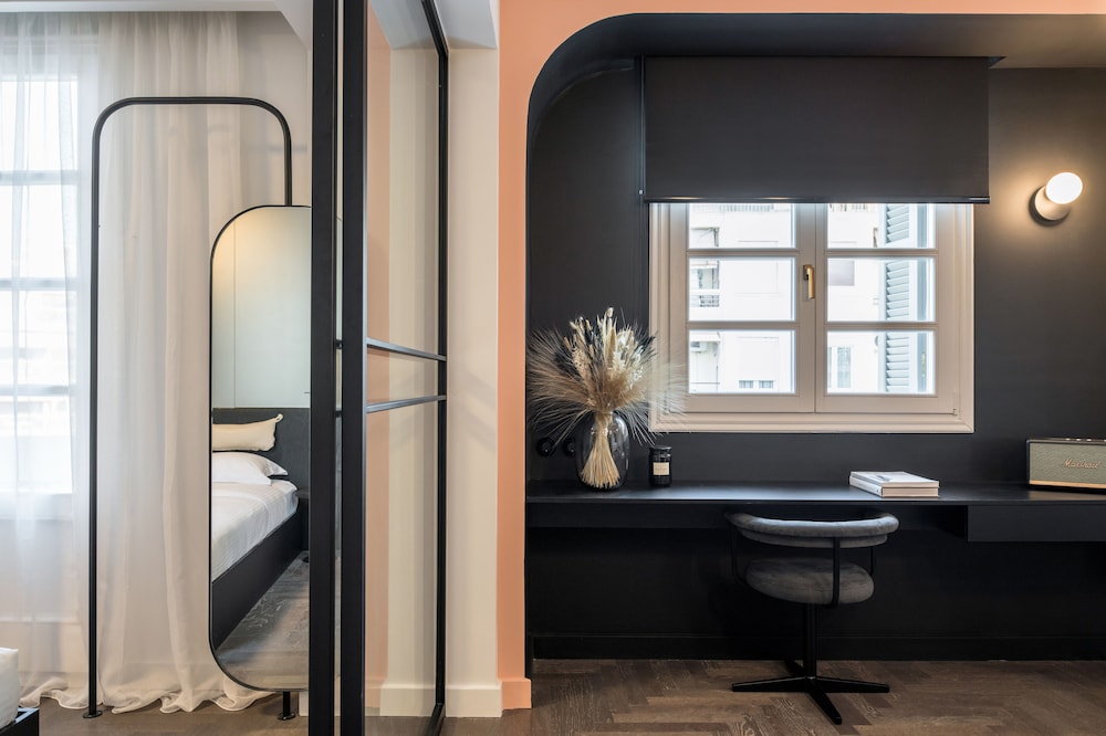 72 AD Suites 52/57