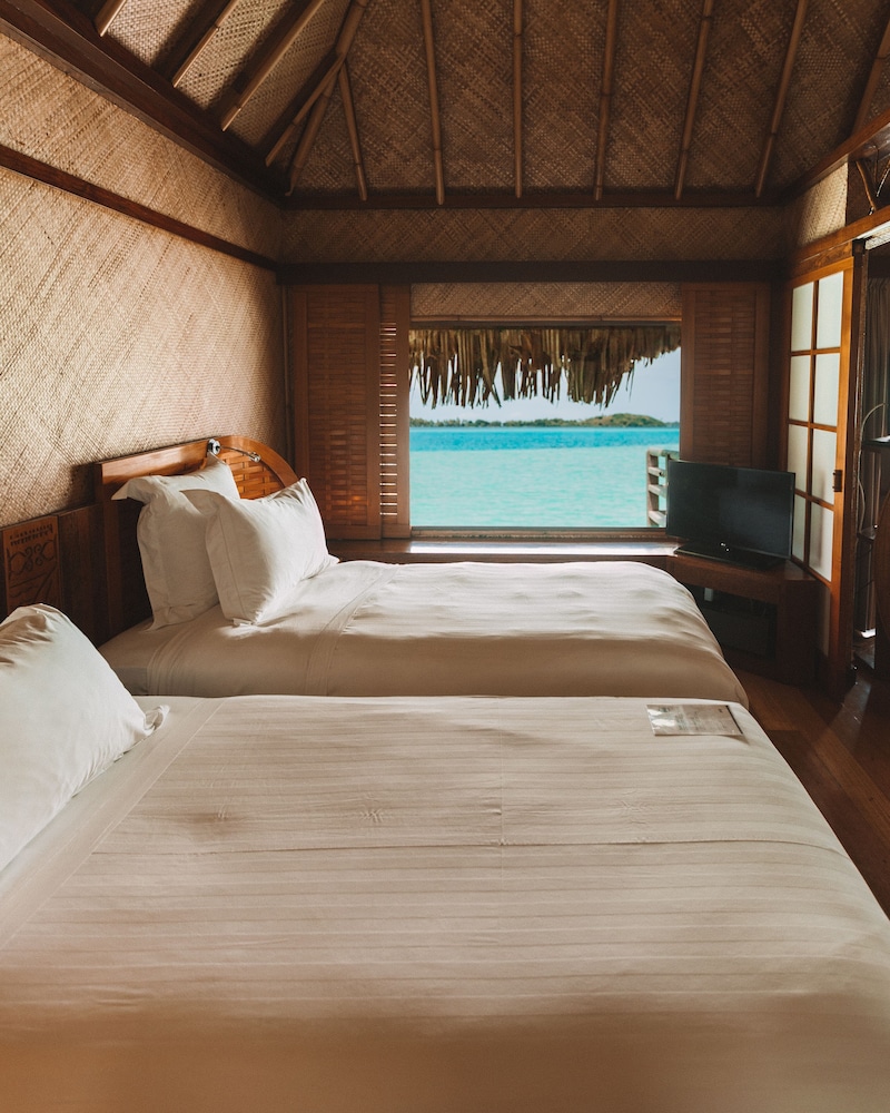 Overwater, Bungalow, King Bed, Lagoon View