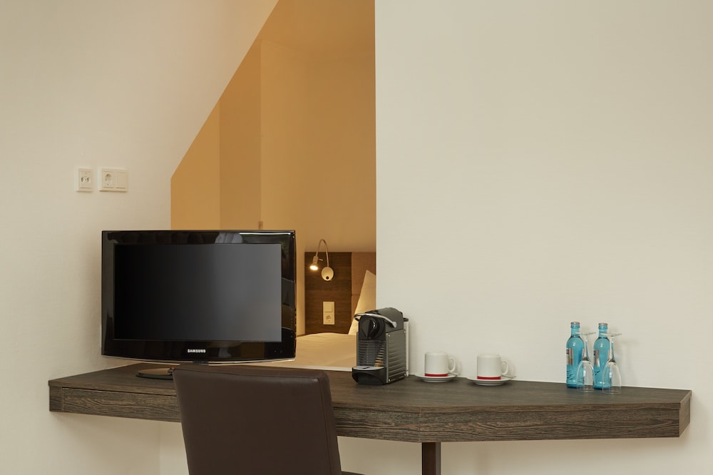H Hotel Nuremberg Ex Ramada Landhotel 49/59