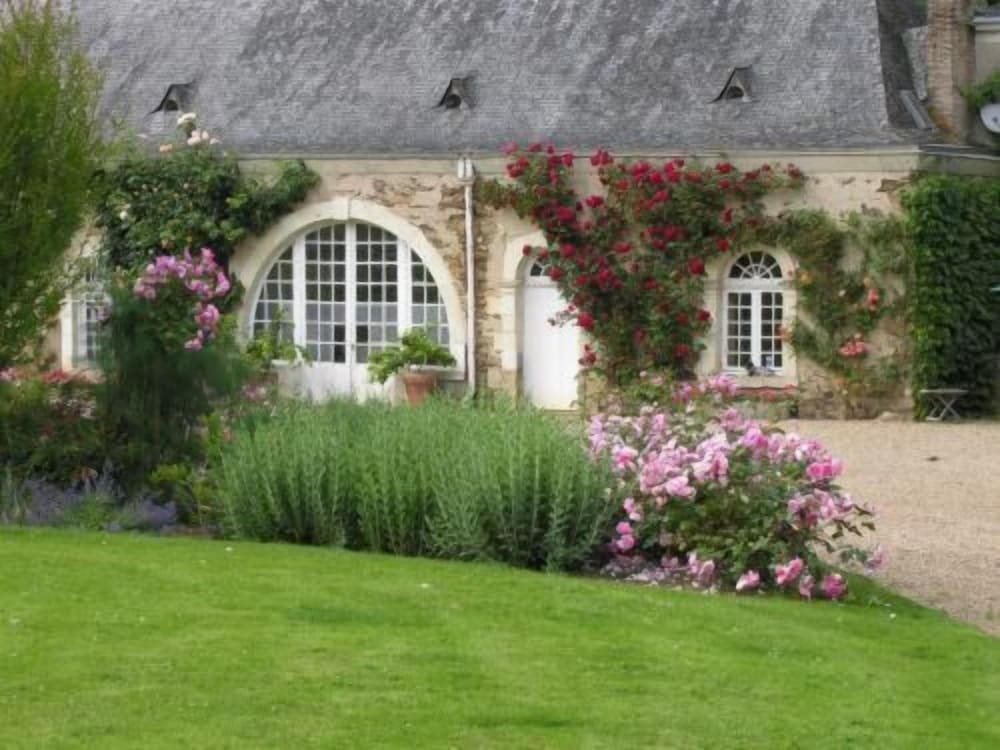 Chateau Du Plessis-Anjou 25/36