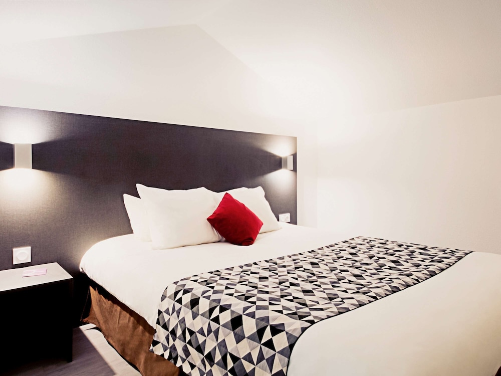 Mercure Lyon Est Villefontaine 22/64