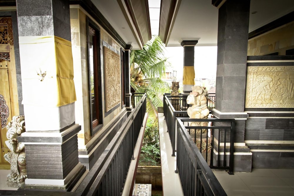 Awan Bali House 25/27