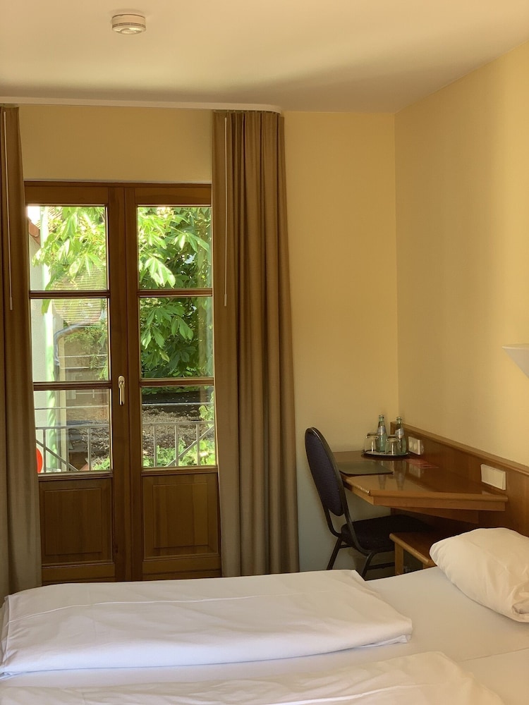 Hotel Erlenbacherhof 13/38