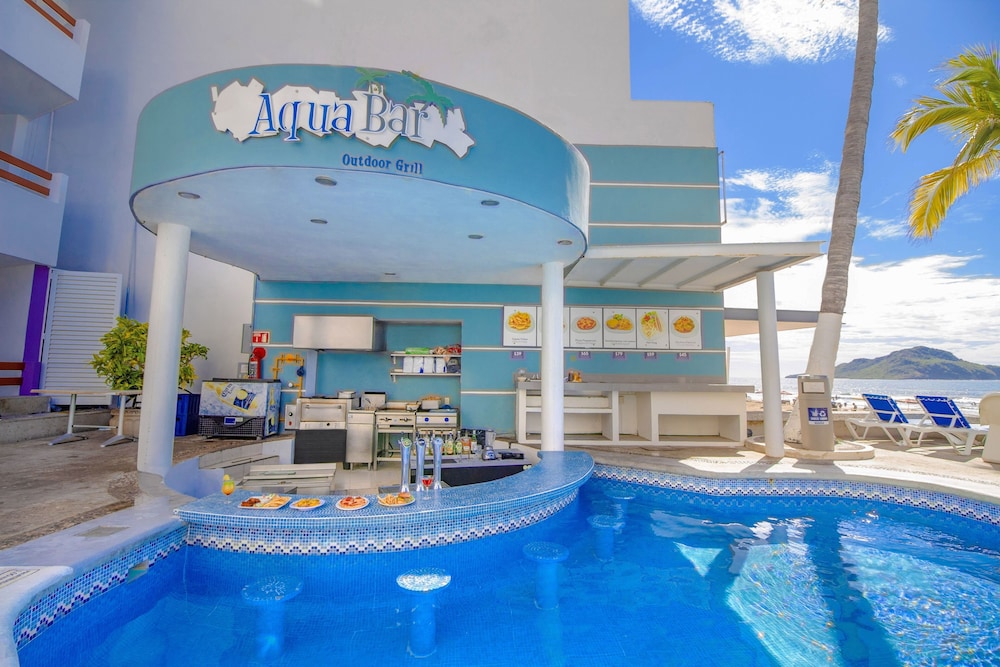 Oceano Palace Beach Hotel 25/50