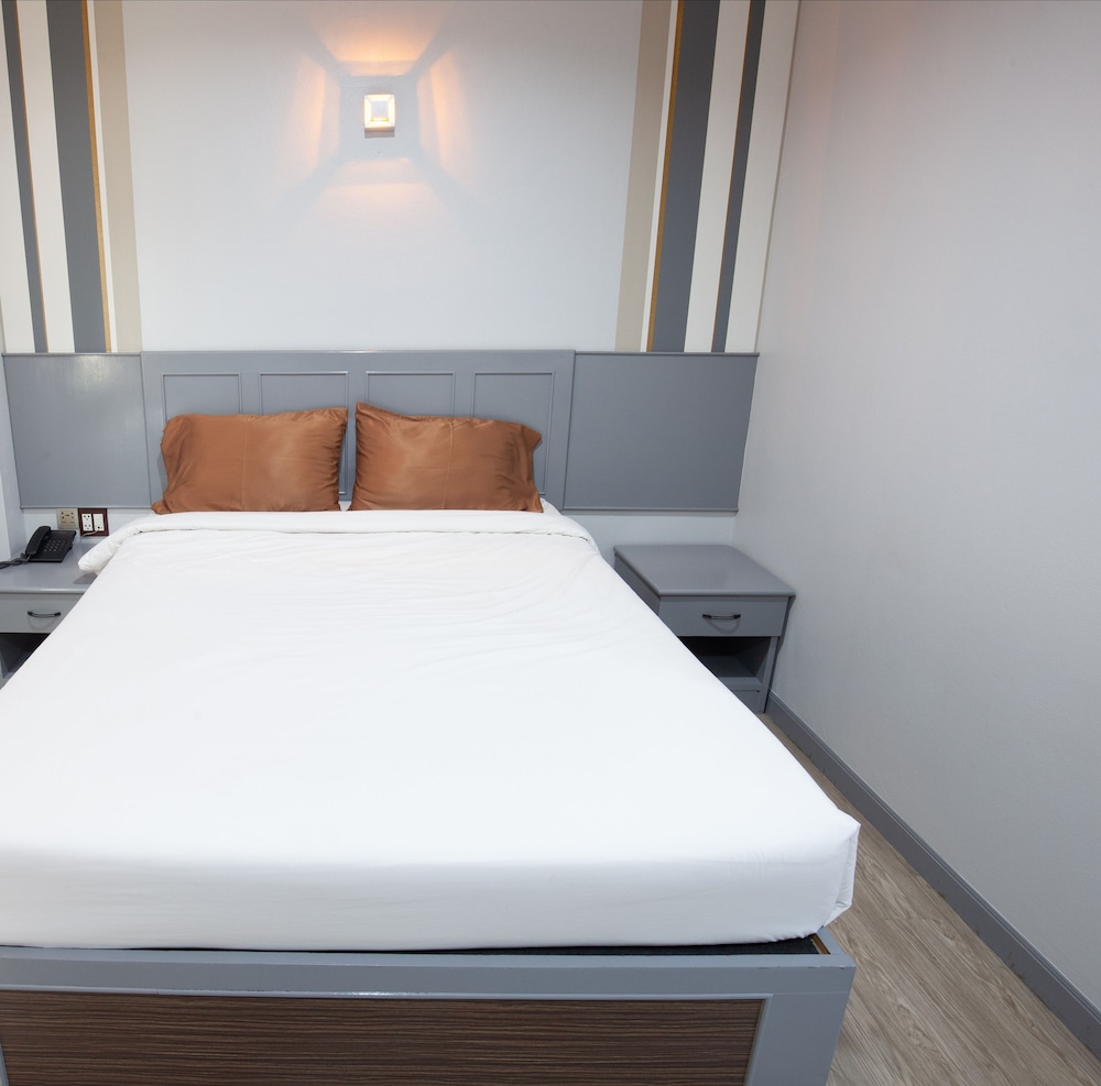 Golden House Hotel Sakaeo 15/50