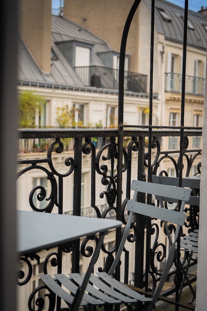 Hotel Mademoiselle 4/50