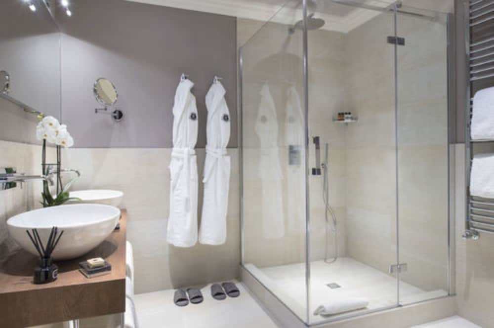 PRESTIGE, SUITE
